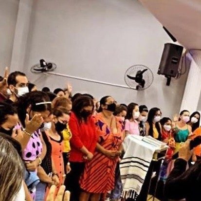 Pregação na Tenda do Oleiro, diante da congregação
